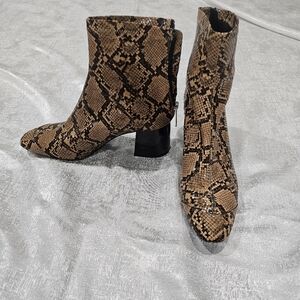 ZARA Pointed Toe Snakeskin Ankle Boot Sz 40